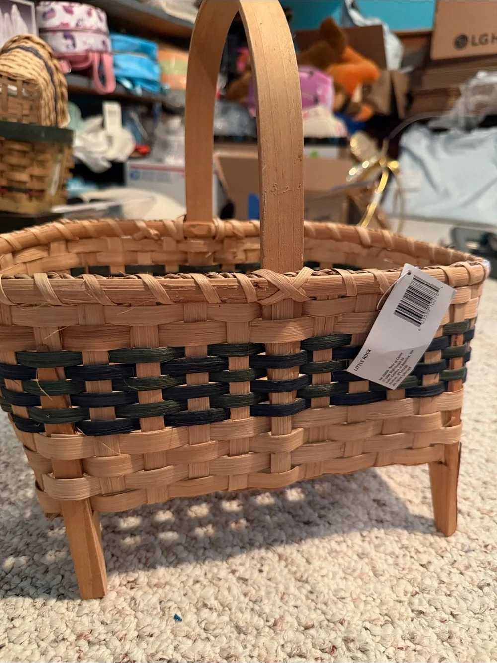 1998 Market Art Woven Tan and Black Handled Decorative Basket